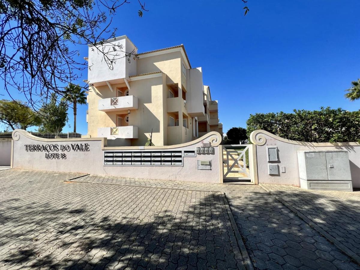 Albufeira Valley 1 With Pool By Homing Exterior foto